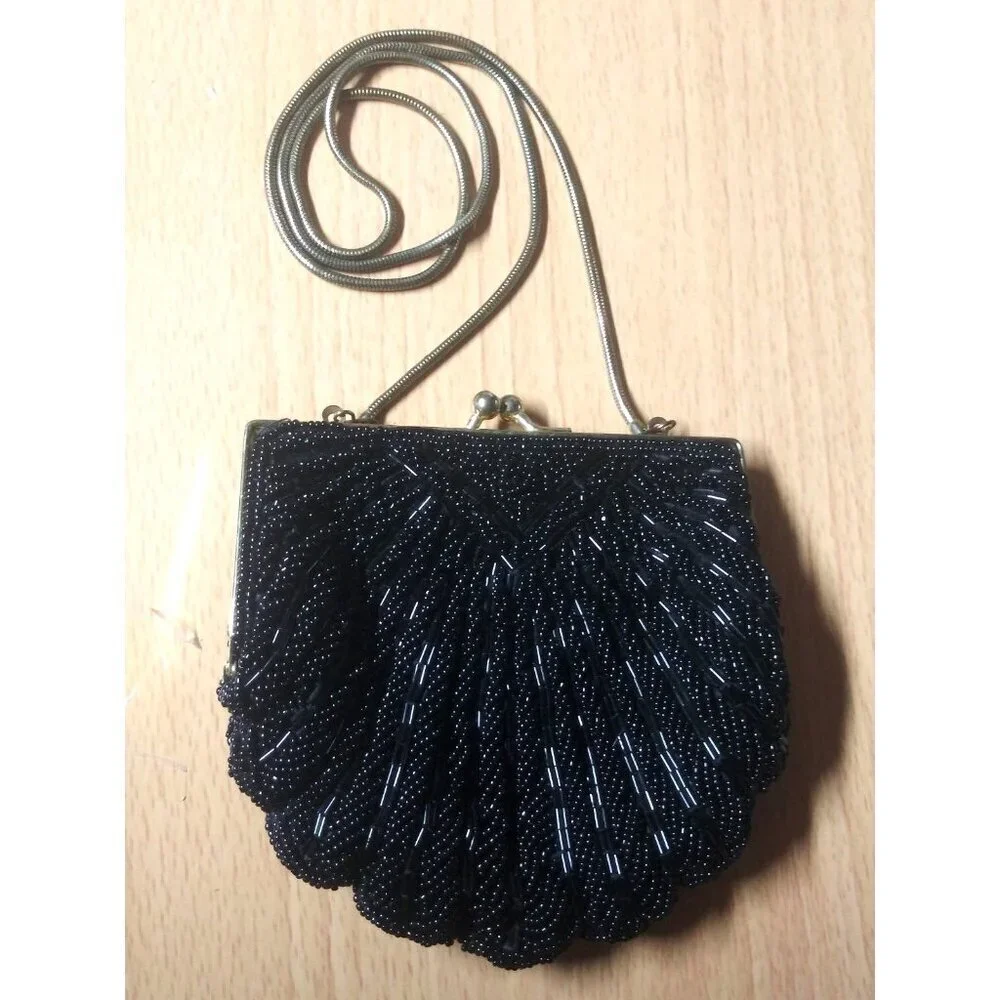 Black Beaded Evening Bag Purse Clam-Shell shape Flapper VTG 80s LA Regale